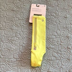 NWT Lululemon Fast and Free Neon Yellow Running Belt with Zipper Pocket xs/s
